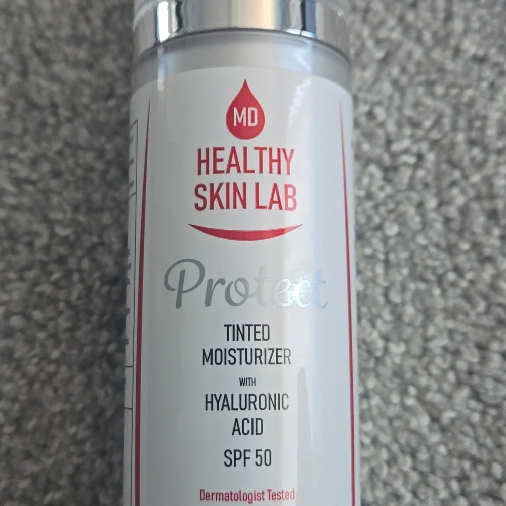 MD Healthy Skin Lab Protect Tinted Moisturizer With Hyaluronic Acid SPF 50 - Picture 3 of 6